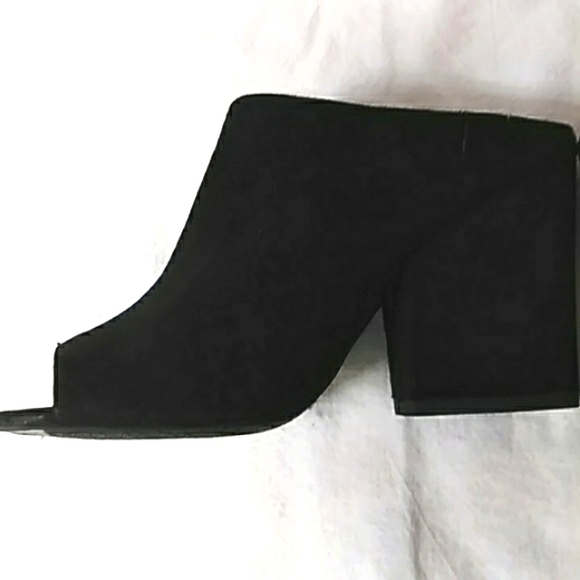 BP open toe chunky heel mules DARK black in color, size 6 1/2. EUC. (D) - Picture 7 of 10
